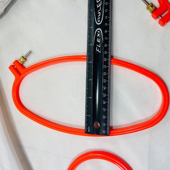 Set Of 4 Colorful Embroidery Hoops - Round & Oval Frames Orange Green - Picture 6 of 6